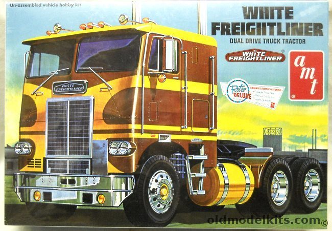 AMT 1/25 White Freightliner Dual Drive Semi Truck Tractor, AMT-620 plastic model kit